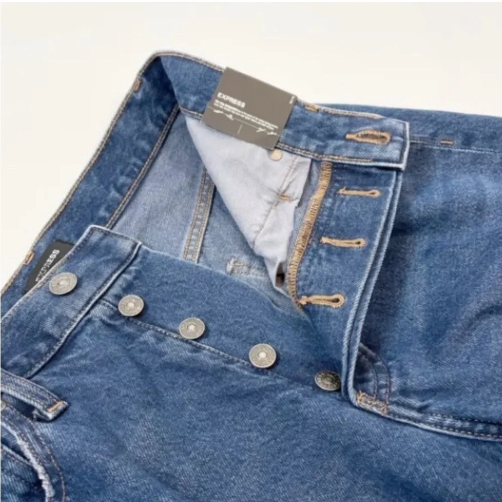 NWT Express High Waisted Original Cropped Dad Jeans Button Fly Size 6 - Picture 5 of 7